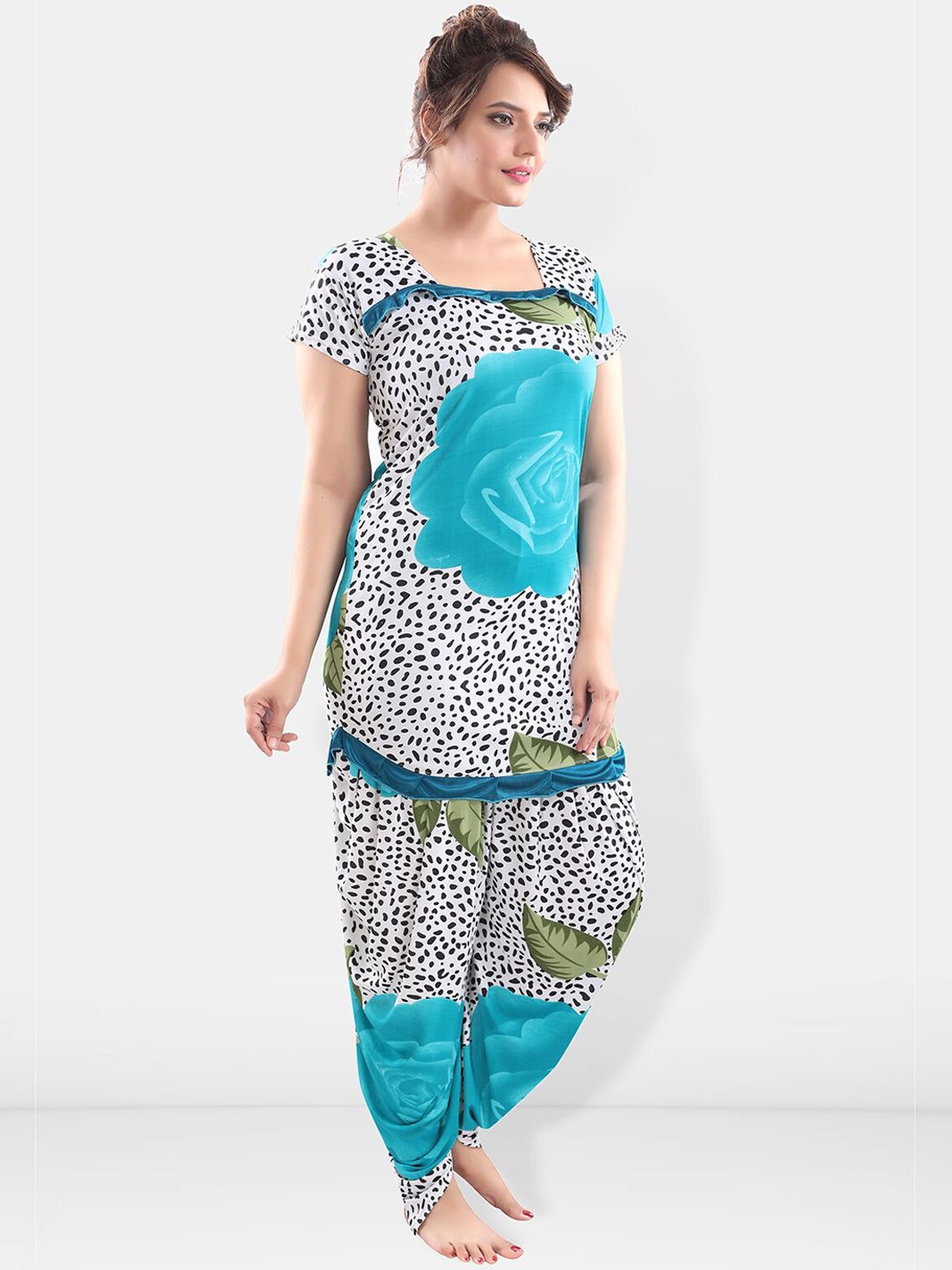 Women Turquoise Blue & White Printed Night suit
