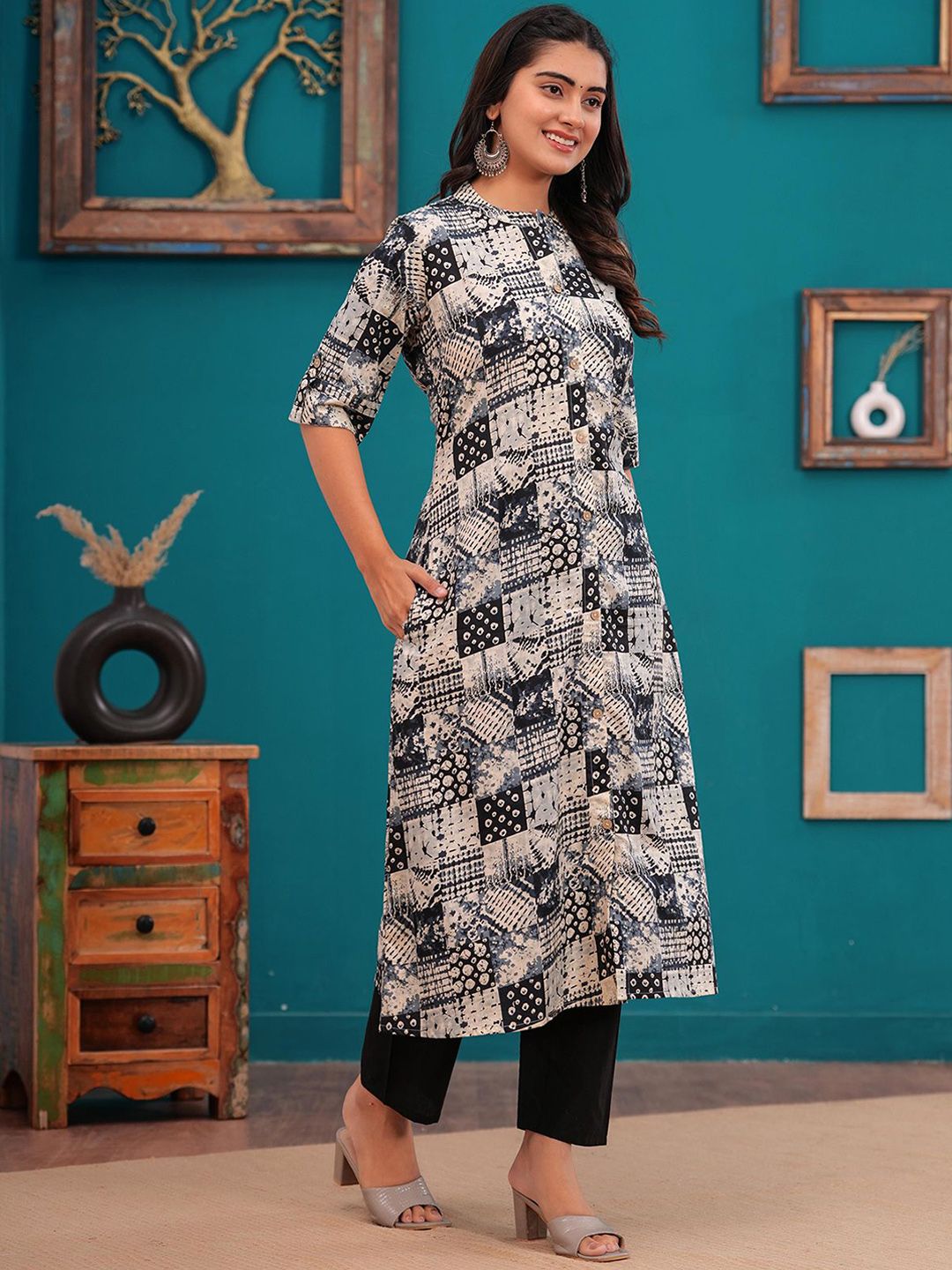 Abstract Printed Mandarin Collar A-Line Kurta With Trousers
