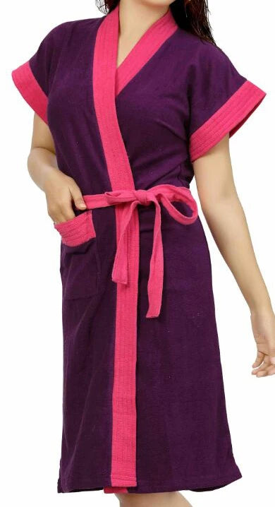 women bath robe with pocket and half sleeves
