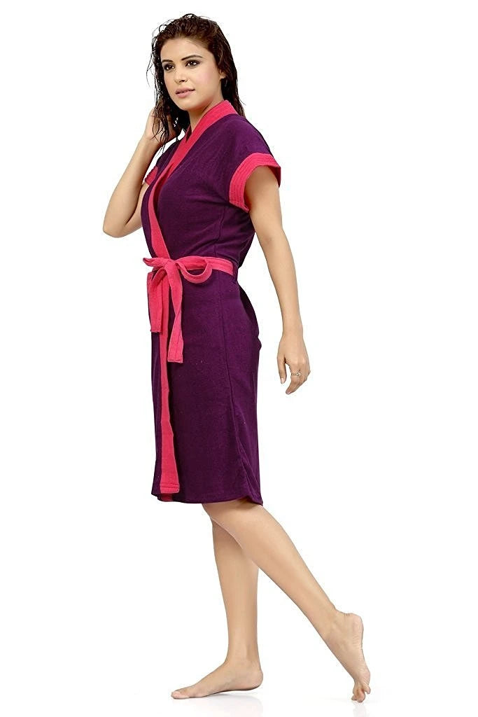 women bath robe with pocket and half sleeves
