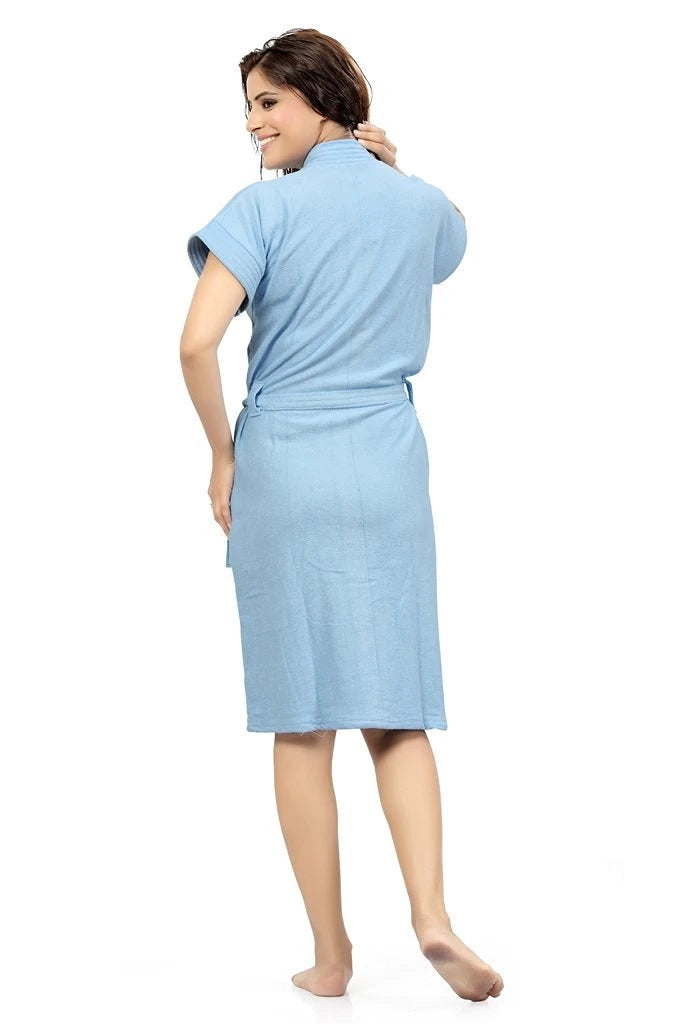 women bath robe with pocket and half sleeves
