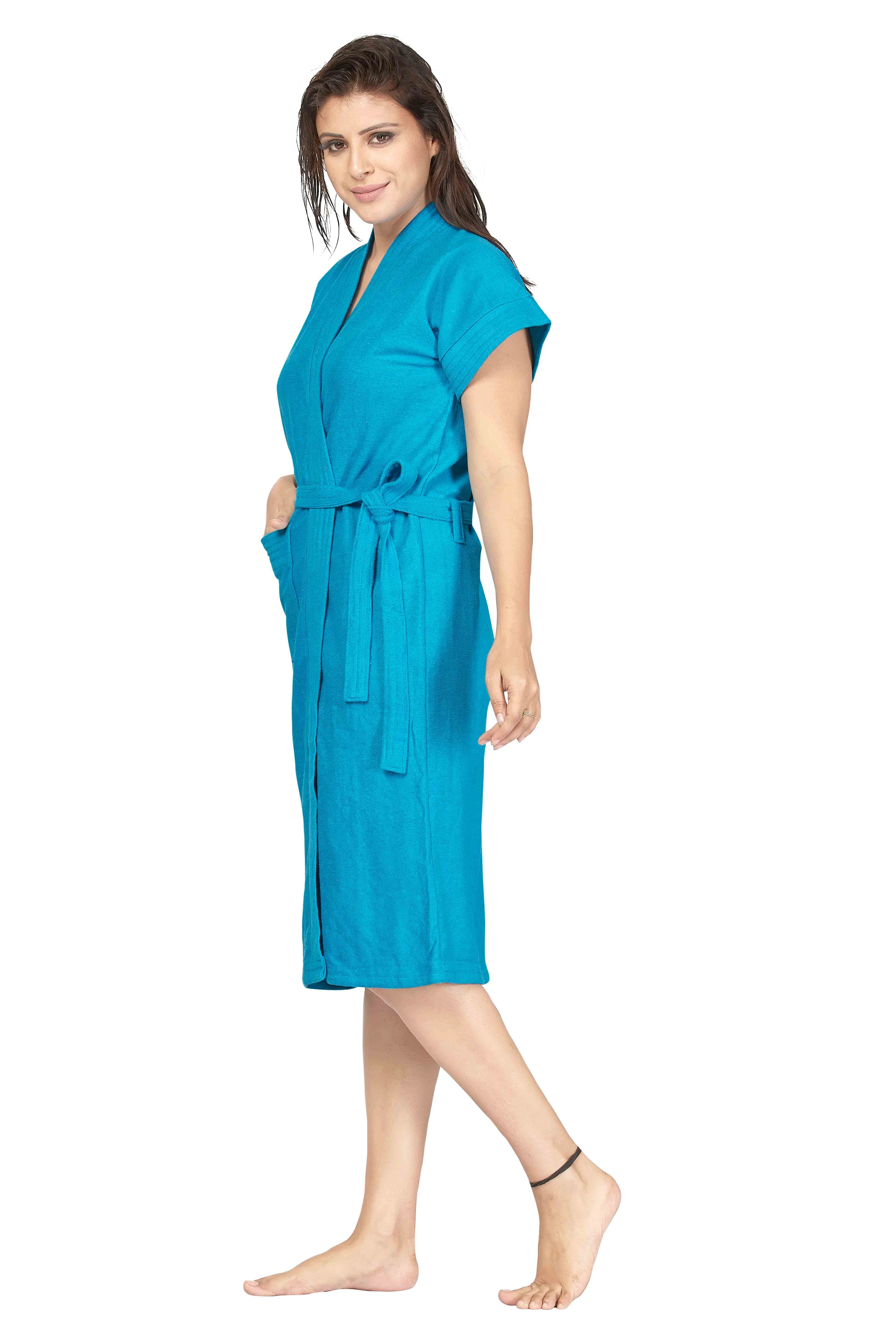 women bath robe with pocket and half sleeves
