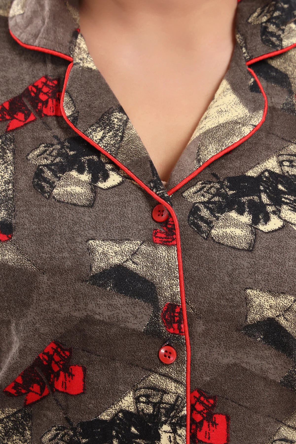 abstract print women night suit close up
