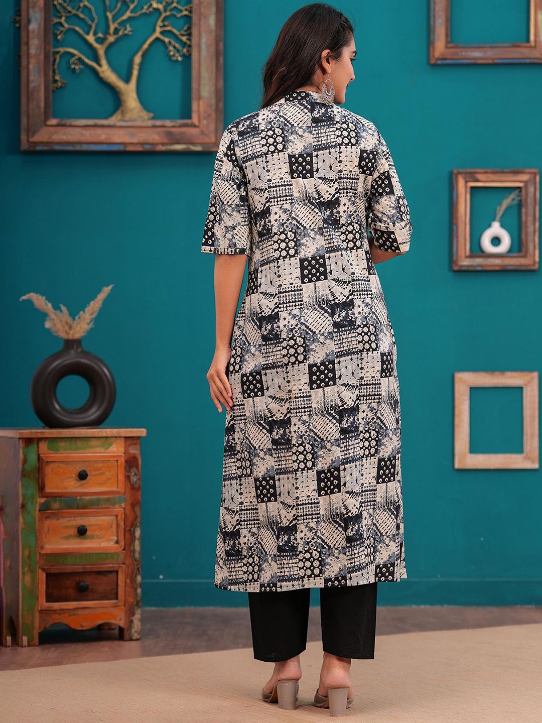 Abstract Printed Mandarin Collar A-Line Kurta With Trousers