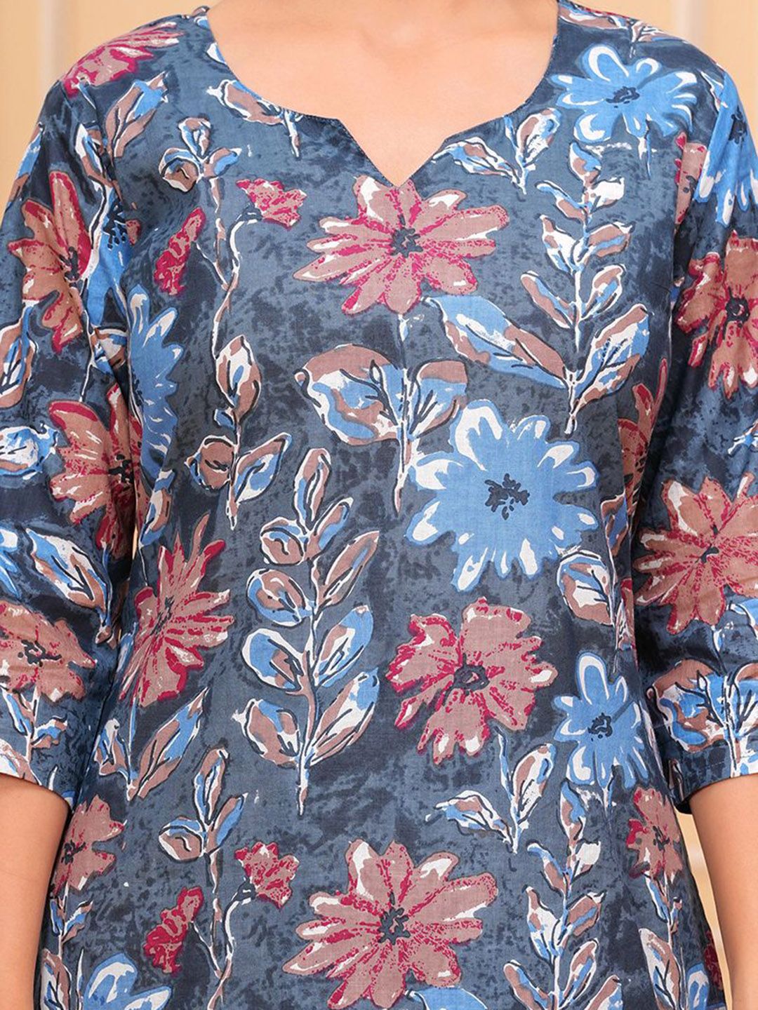 Floral Printed Notch Neck Straight Kurta With Trousers