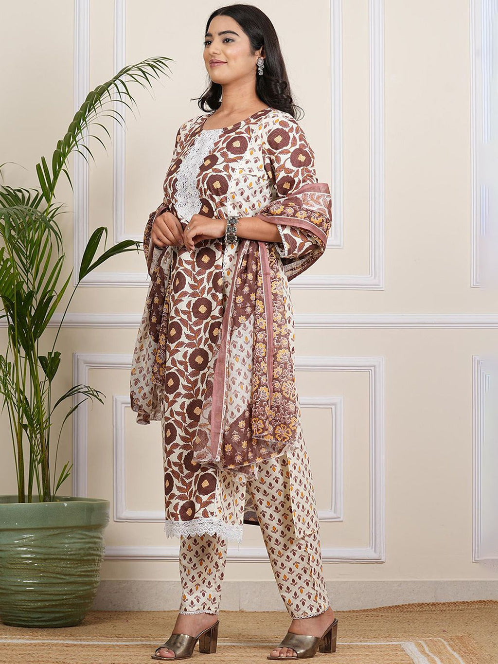 Floral Printed Round Neck Straight Kurta With Trousers And Dupatta