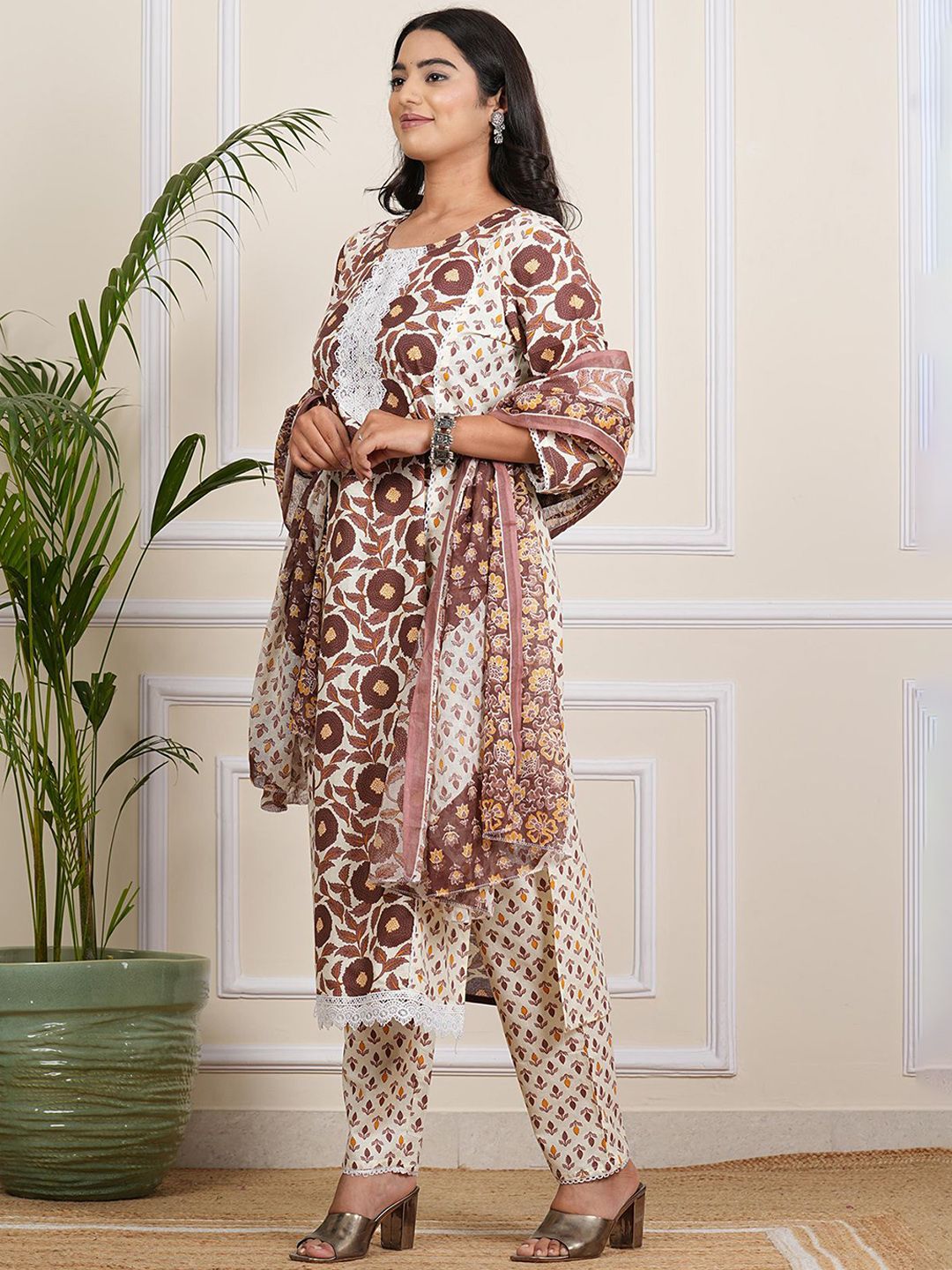 Floral Printed Round Neck Straight Kurta With Trousers And Dupatta
