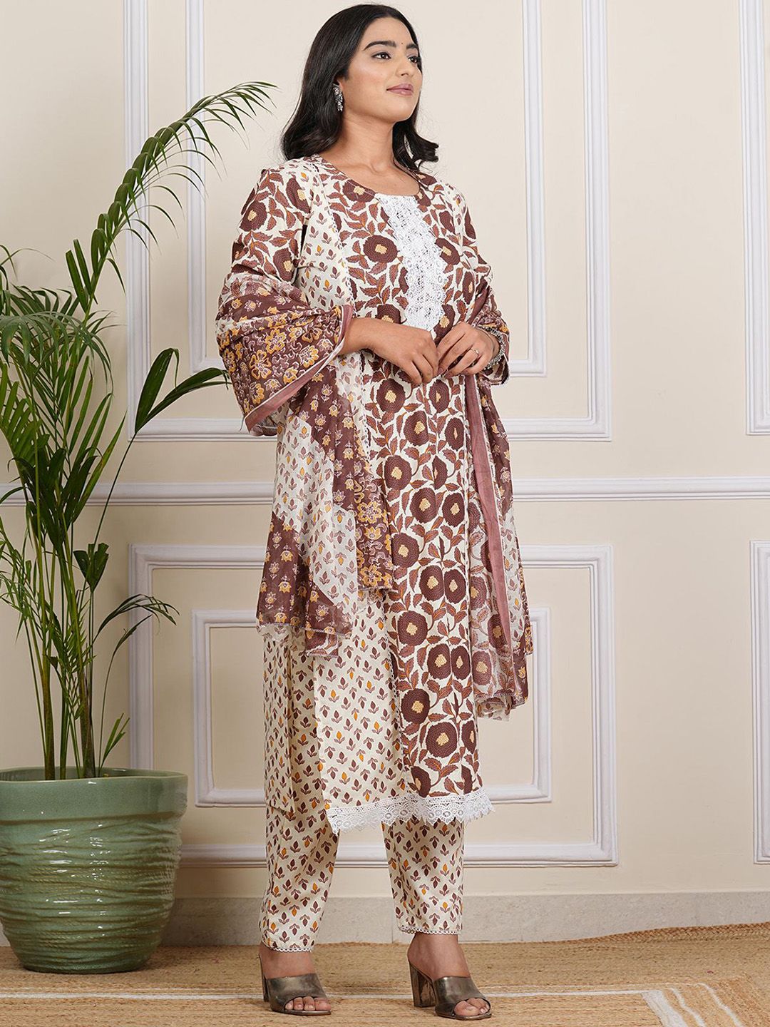 Floral Printed Round Neck Straight Kurta With Trousers And Dupatta